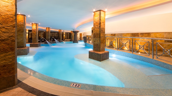 PISCINA INTERIOR 12