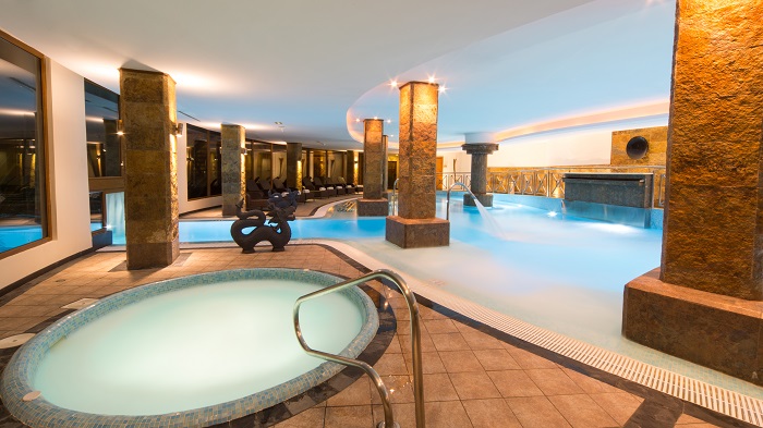 PISCINA INTERIOR1